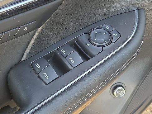 Used 2023 Buick Envision Essence image 22