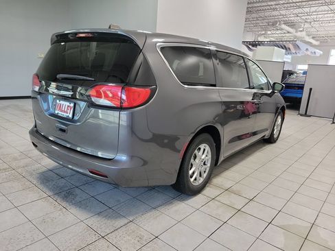 Used 2023 Chrysler Voyager LX FWD image 14