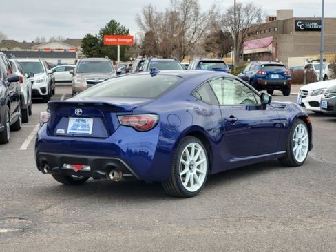 Used 2017 Toyota 86 Base image 5