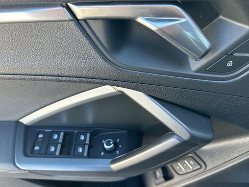 Used 2023 Audi Q3 2.0T Premium w/ Black Optic Sport Package image 11