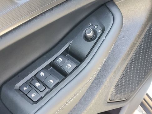 Certified 2025 Jeep Grand Cherokee L Altitude AWD/4WD image 23