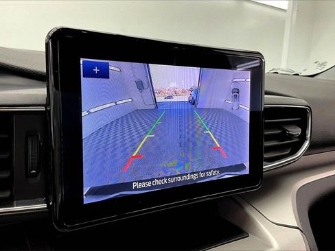 Used 2023 Ford Explorer XLT w/ Equipment Group 202A image 21