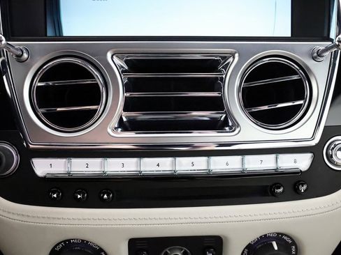 Used 2016 Rolls-Royce Wraith image 31