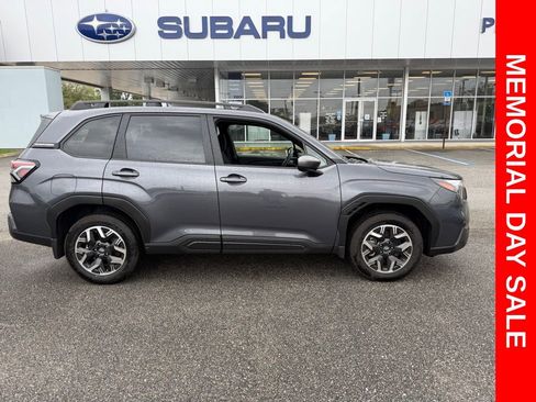 Used 2025 Subaru Forester Premium w/ Protection Package AWD/4WD image 2