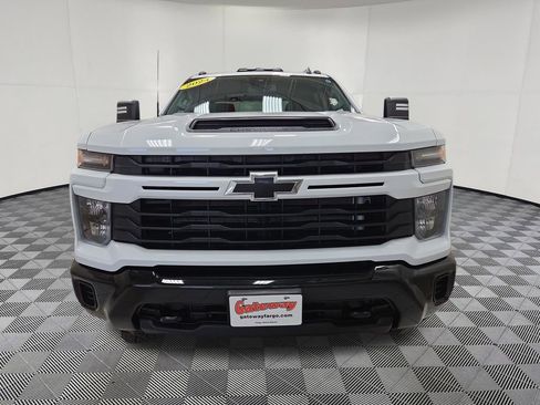 Used 2024 Chevrolet Silverado 2500 Custom w/ Custom Value Package AWD/4WD image 5