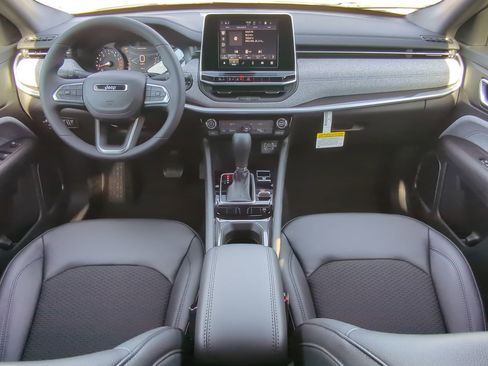 New 2026 Jeep Compass Latitude image 13