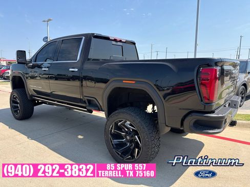 Used 2024 GMC Sierra 2500 Denali Ultimate AWD/4WD image 11