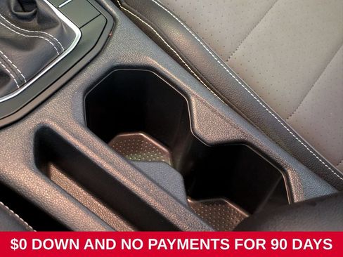 Used 2025 Volkswagen Jetta SE FWD image 19