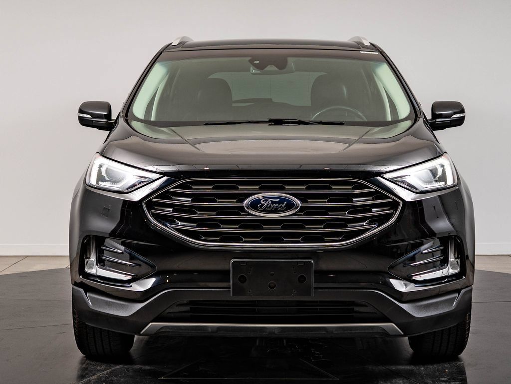 Used 2019 Ford Edge Titanium FWD image 2