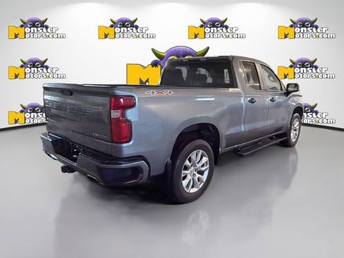 Used 2019 Chevrolet Silverado 1500 Custom w/ Custom Convenience Package image 4