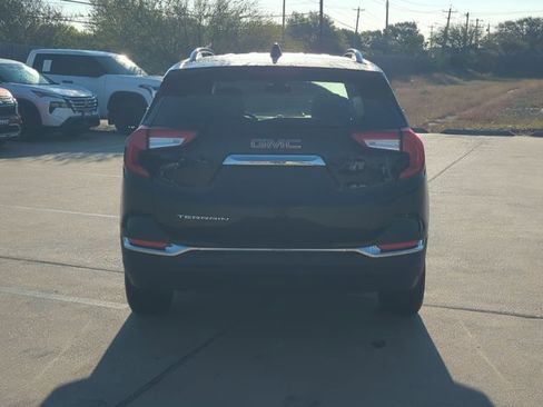 Used 2023 GMC Terrain SLT w/ Infotainment Package II image 7