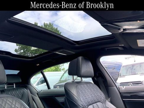 Used 2021 BMW 750i xDrive w/ M Sport Package AWD/4WD image 14