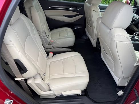 Used 2019 Buick Enclave Essence FWD image 38