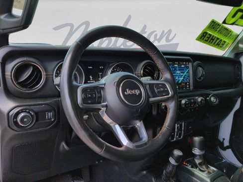 Used 2023 Jeep Wrangler Unlimited Sahara AWD/4WD image 23