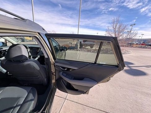 Used 2025 Subaru Outback Onyx Edition image 27