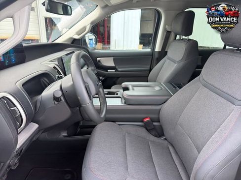 Used 2025 Ford Expedition Max Active AWD/4WD image 11