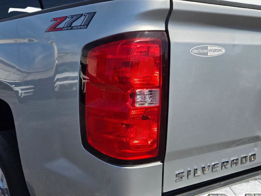 Used 2018 Chevrolet Silverado 1500 LT w/ All Star Edition AWD/4WD image 6