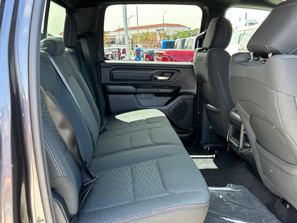 New 2026 RAM 1500 Express AWD/4WD image 16