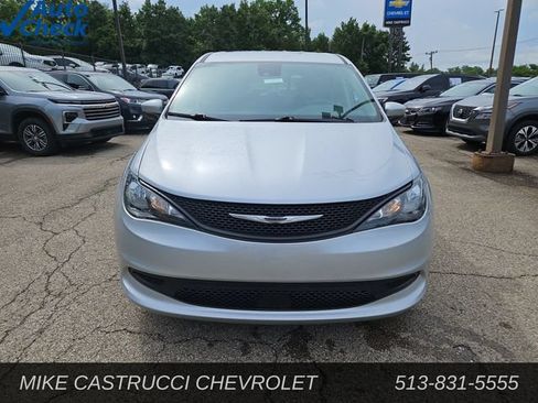 Used 2023 Chrysler Voyager LX FWD image 8