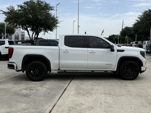 Used 2024 GMC Sierra 1500 Elevation w/ LPO, Elevation Black Package RWD image 3