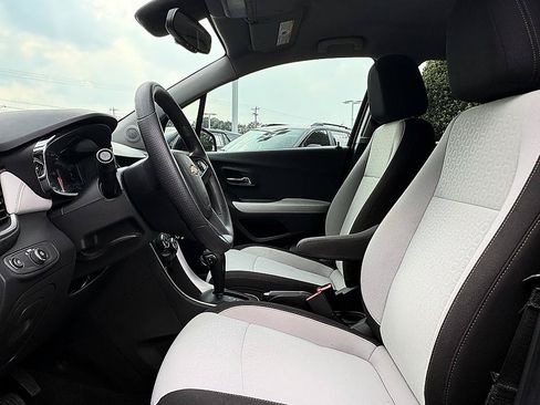 Used 2022 Chevrolet Trax LS w/ Tint and Cruise Package FWD image 8