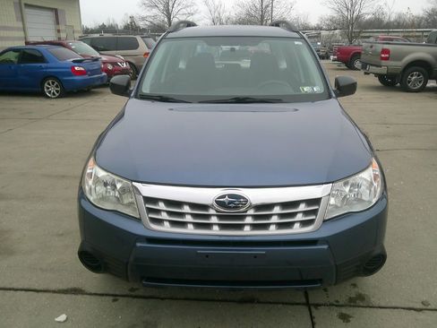 Used 2011 Subaru Forester 2.5X w/ Alloy Wheel Value Pkg image 2