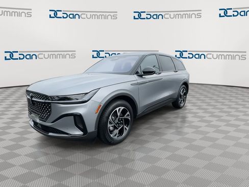 New 2025 Lincoln Nautilus Premier w/ Jet Appearance Package image 4