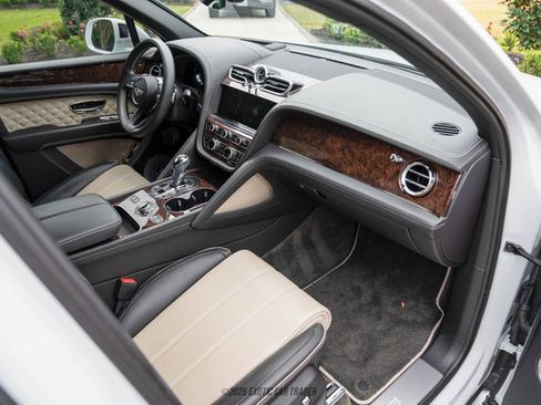Used 2022 Bentley Bentayga Speed image 97