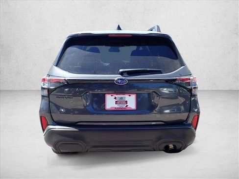 Used 2025 Subaru Forester Premium AWD/4WD image 3