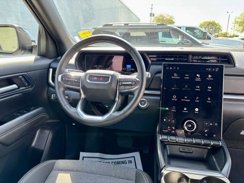 Used 2025 GMC Terrain Elevation AWD/4WD image 3