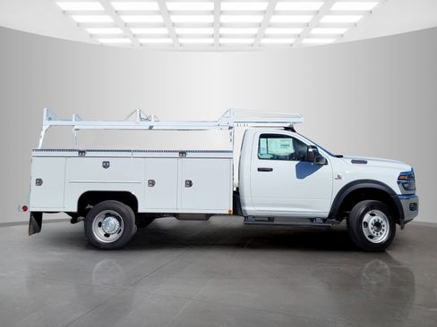 New 2026 RAM 5500 Tradesman w/ Chrome Appearance Group image 3