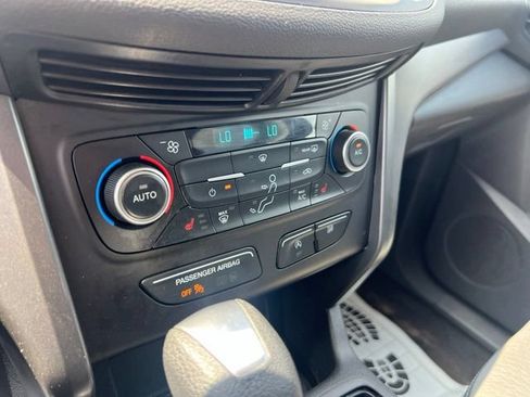 Certified 2019 Ford Escape SE FWD image 14