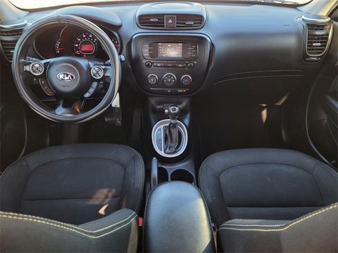 Used 2016 Kia Soul + image 19