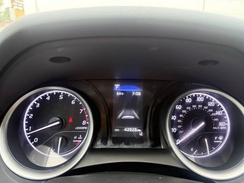 Used 2021 Toyota Camry LE FWD image 16