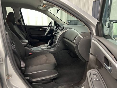 Used 2011 Chevrolet Traverse LT AWD/4WD image 12
