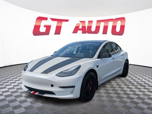 Used 2020 Tesla Model 3 Standard Range Plus RWD image 2