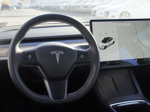 Used 2022 Tesla Model 3 image 18