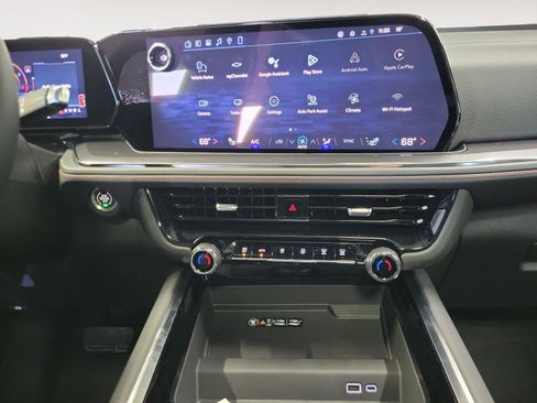 New 2026 Chevrolet Suburban RST w/ RST Capability Package image 14