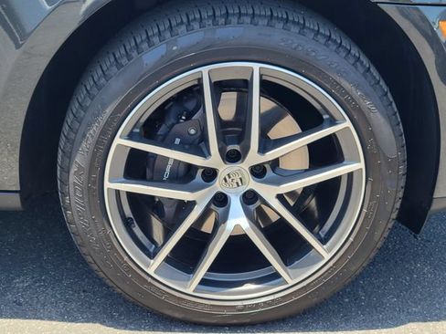Used 2023 Porsche Macan AWD/4WD image 6