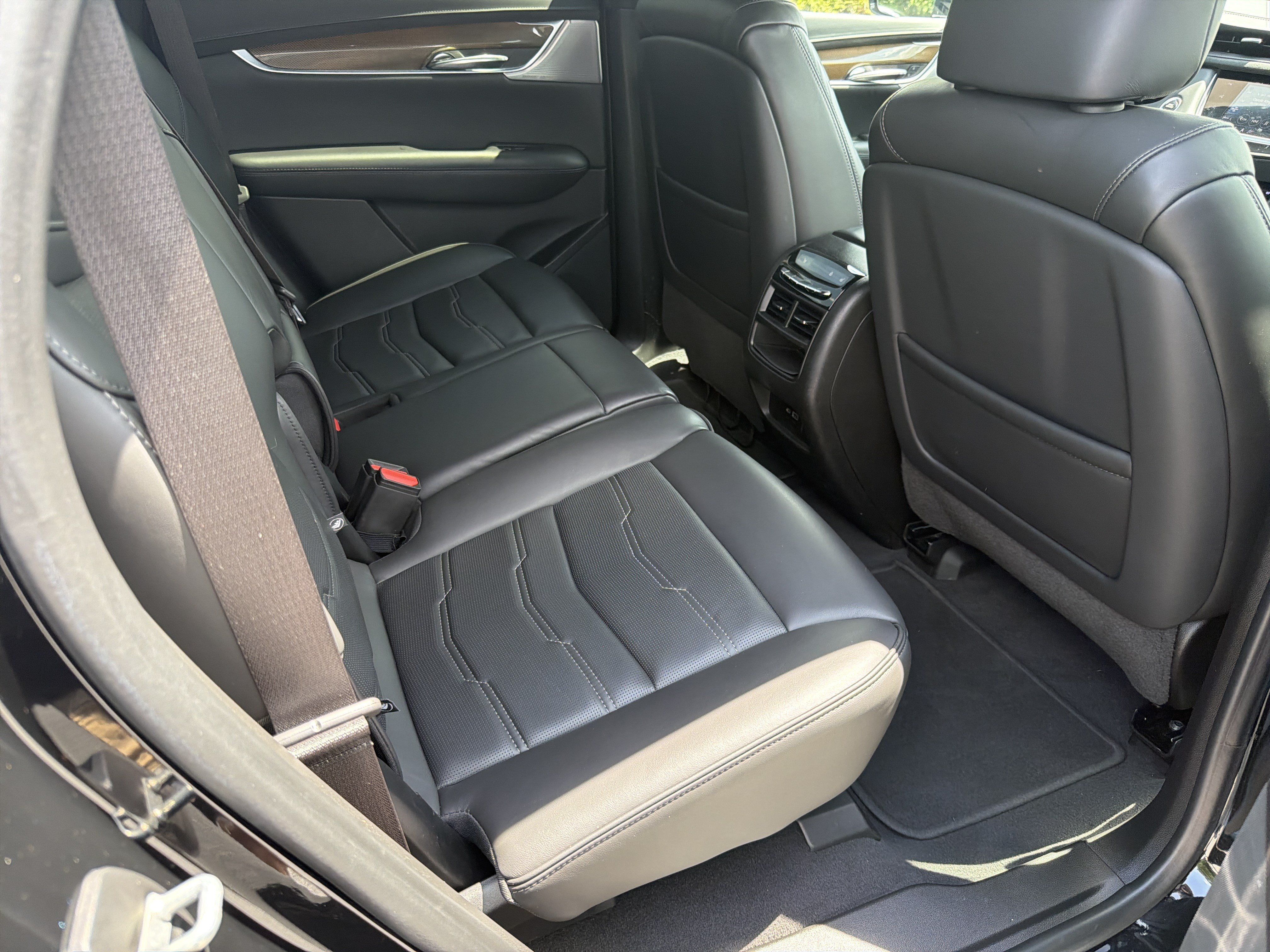 Certified 2022 Cadillac XT5 Premium Luxury w/ Platinum Package FWD image 16