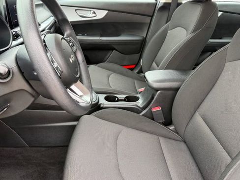 Used 2023 Kia Forte LXS FWD image 10
