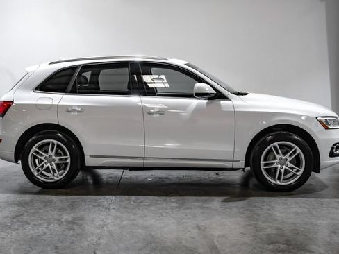 Used 2017 Audi Q5 2.0T Premium Plus w/ Technology Package AWD/4WD image 9