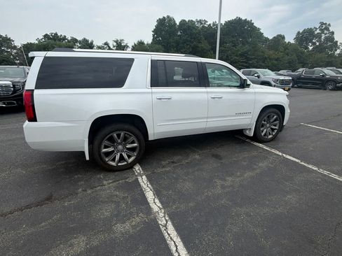 Used 2018 Chevrolet Suburban Premier AWD/4WD image 3