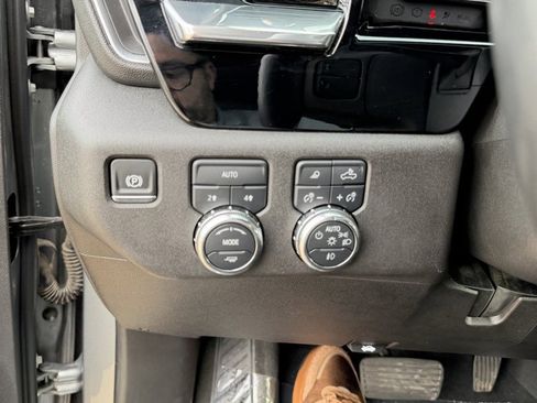 Used 2025 GMC Sierra 1500 SLT image 19