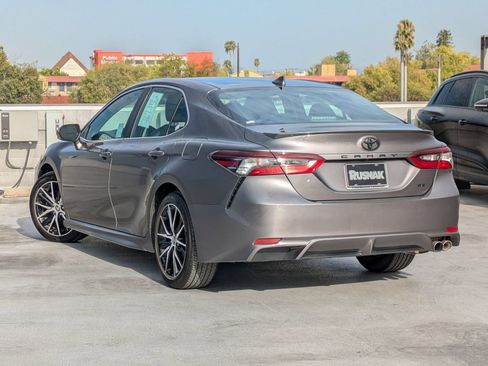 Used 2023 Toyota Camry SE FWD image 2