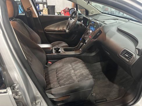 Used 2014 Chevrolet Volt FWD image 10