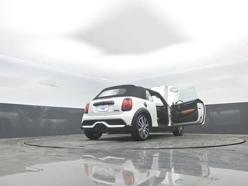 Used 2024 MINI Cooper S FWD image 35