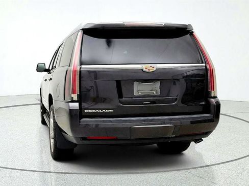 Used 2016 Cadillac Escalade Luxury AWD/4WD image 6