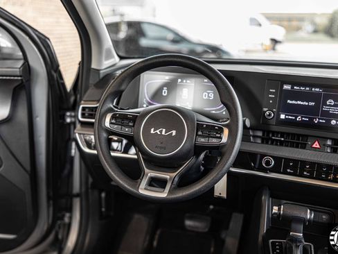 Used 2024 Kia Sportage LX FWD image 19