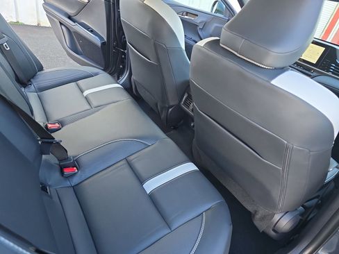 Used 2025 Toyota Camry SE image 17